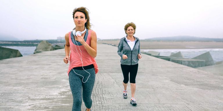 Deux femmes qui courent, activités cardio-vasculaires